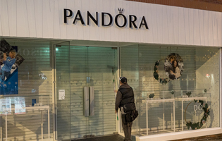 Commercial Window Cleaning At Pandora Commercial Window Cleaning At Pandora